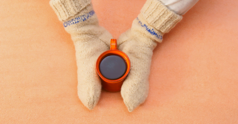 kalla-fotter-med-kaffe